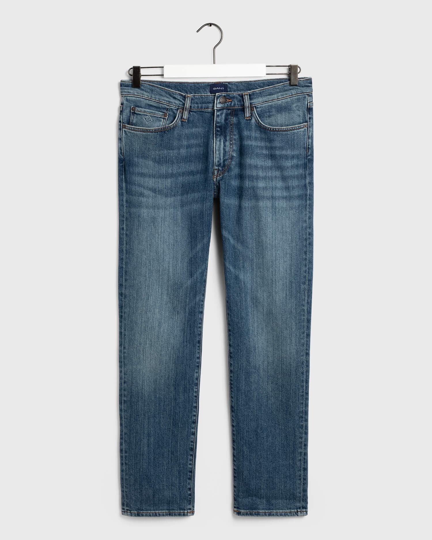 Slim fit mid rise straight leg