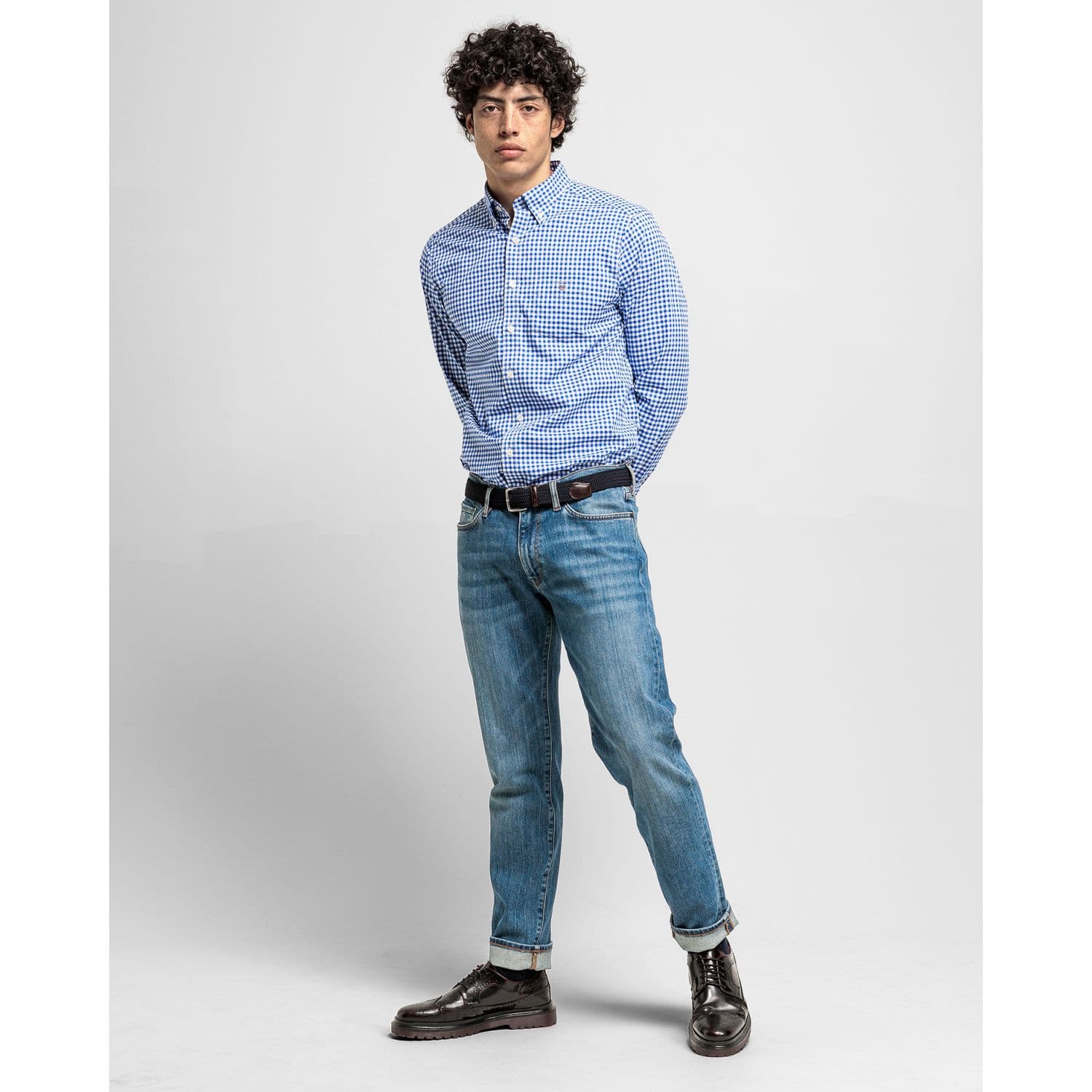 Slim fit mid rise straight leg