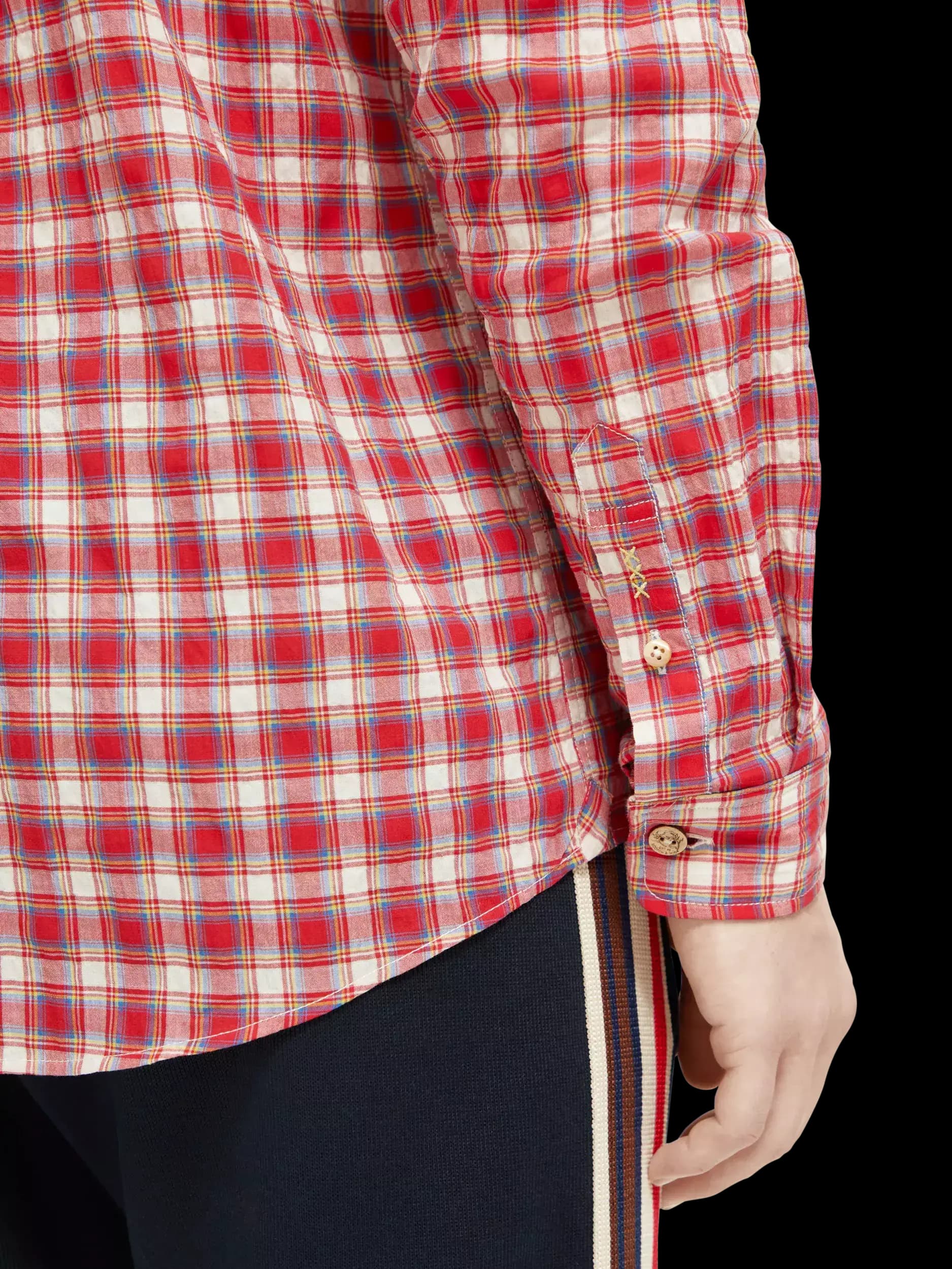 Crinkle check shirt tape detai