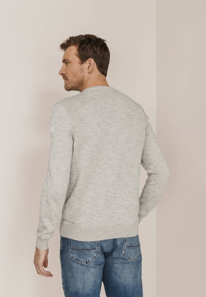 C-neck knit chine