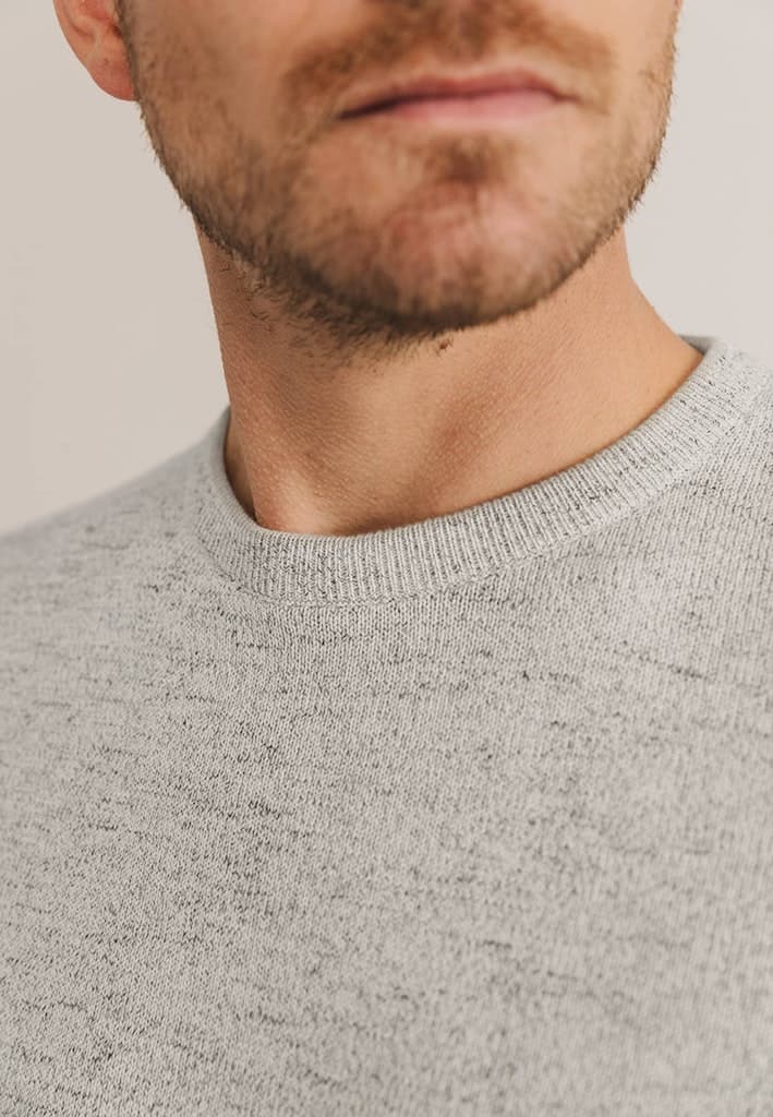 C-neck knit chine