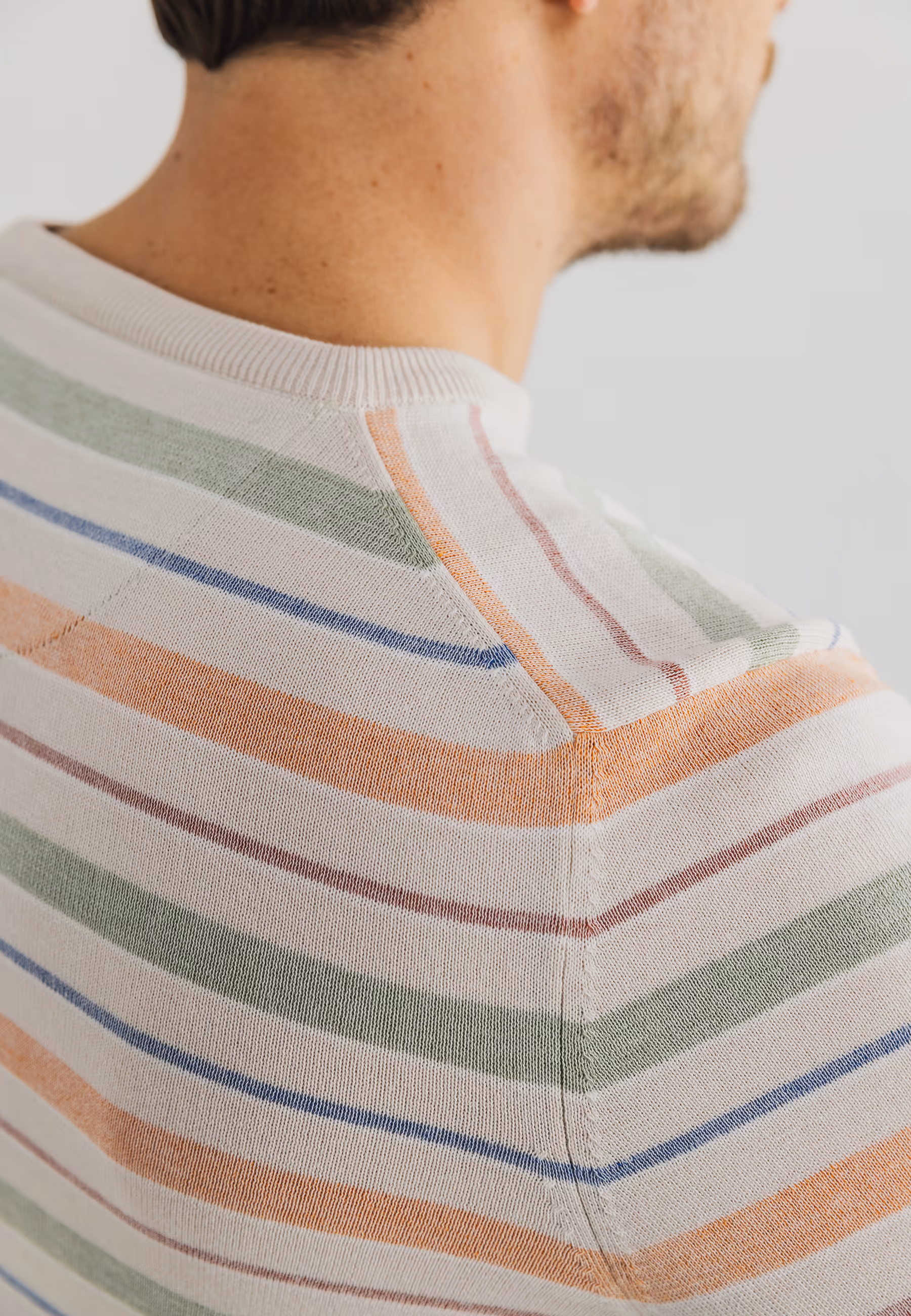 Crew neck striped structure