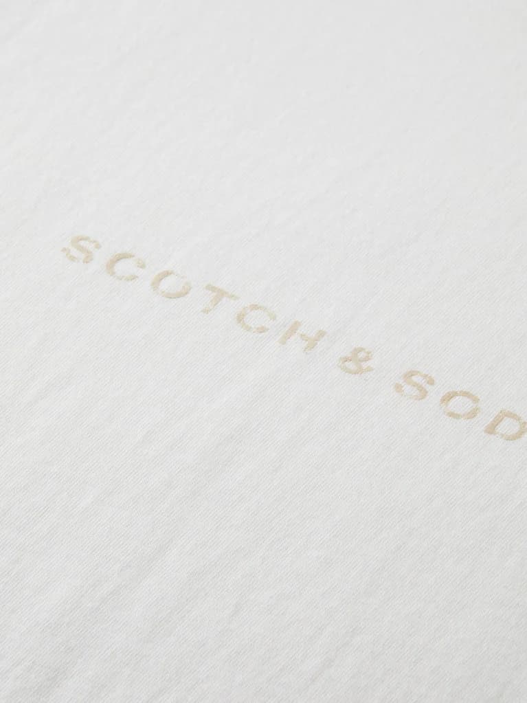 Logo front chest