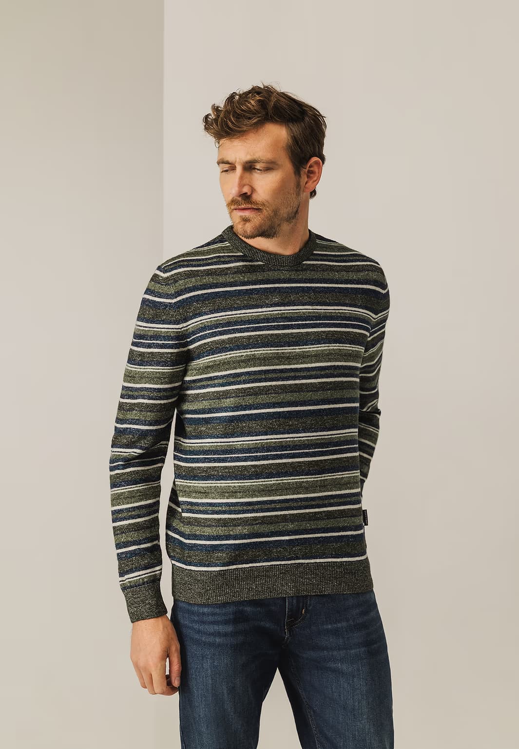 C-neck striped