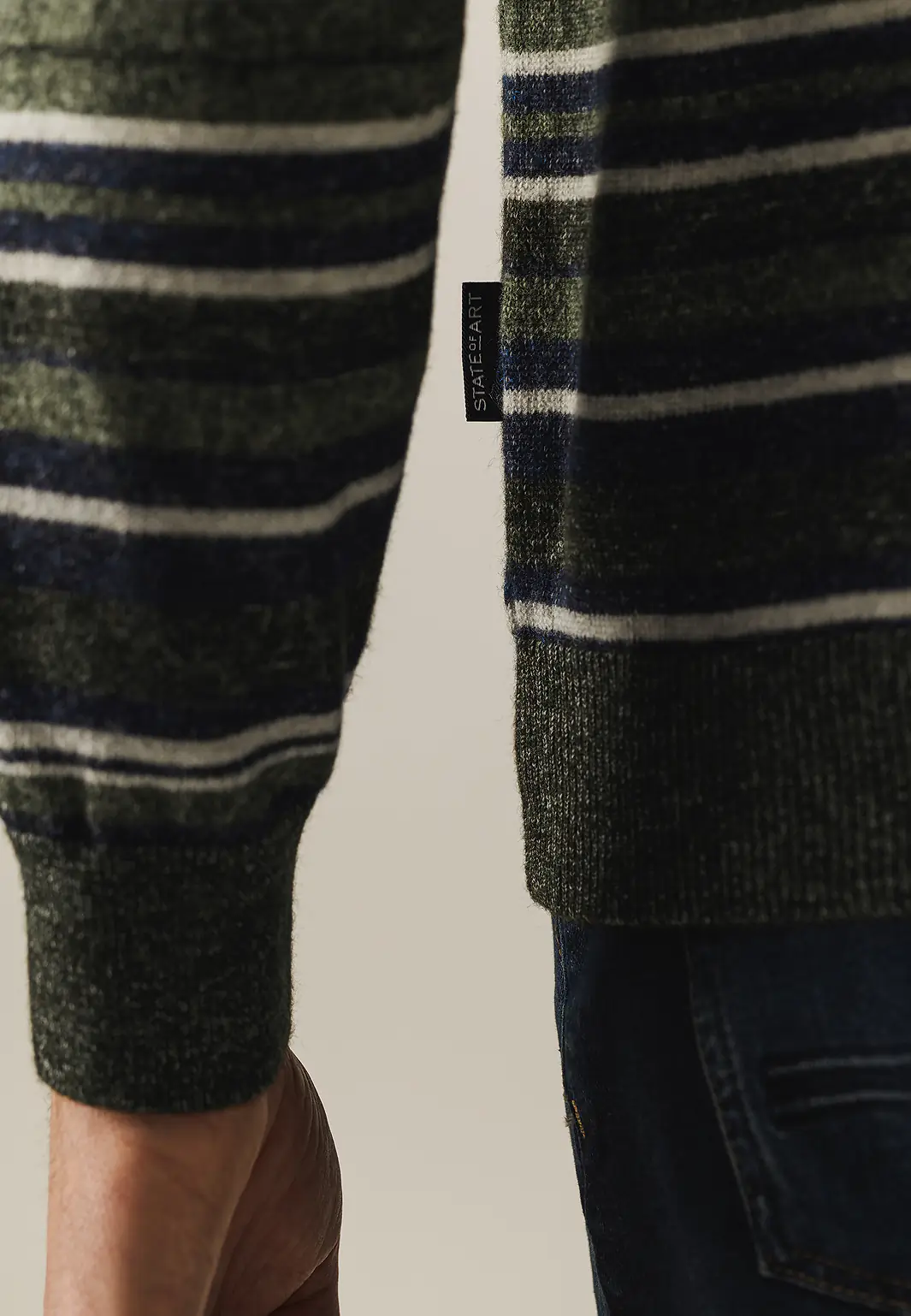 C-neck striped