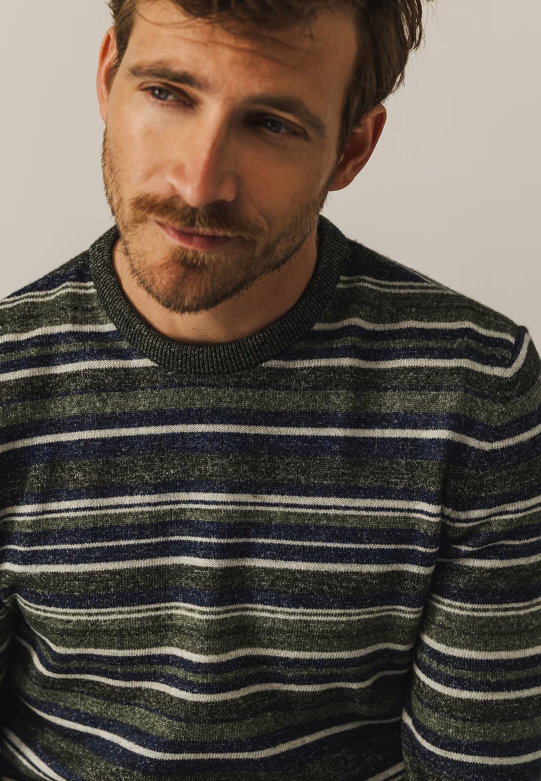 C-neck striped