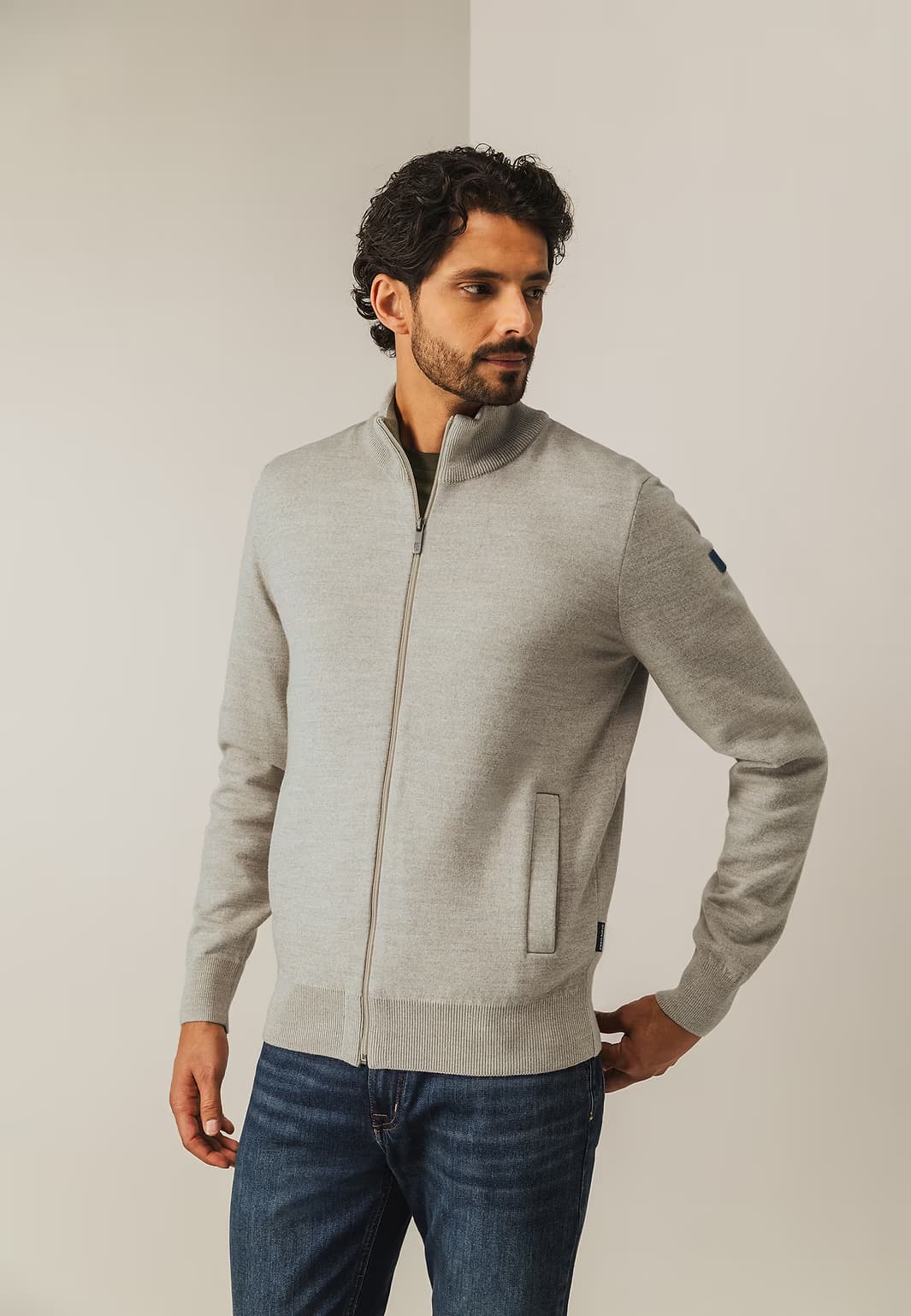 Cardigan zipper