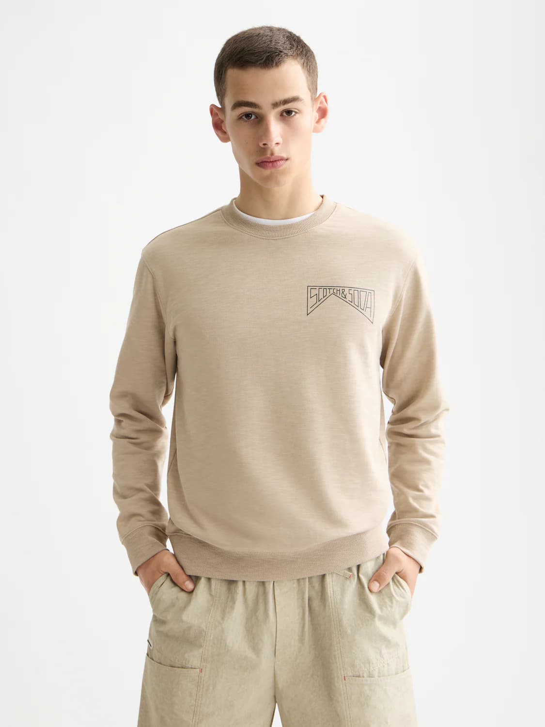 Left chest logo sweat