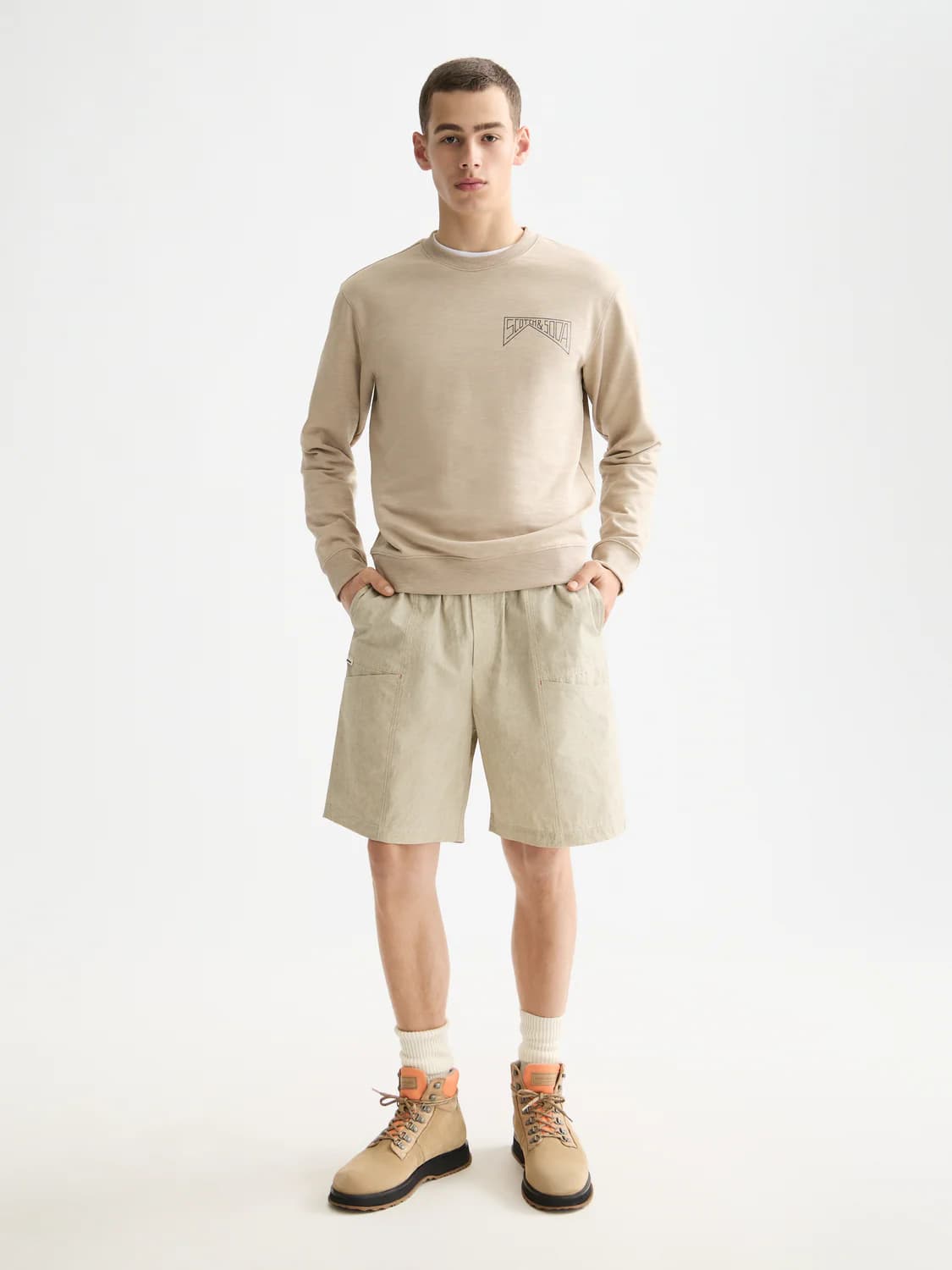 Left chest logo sweat