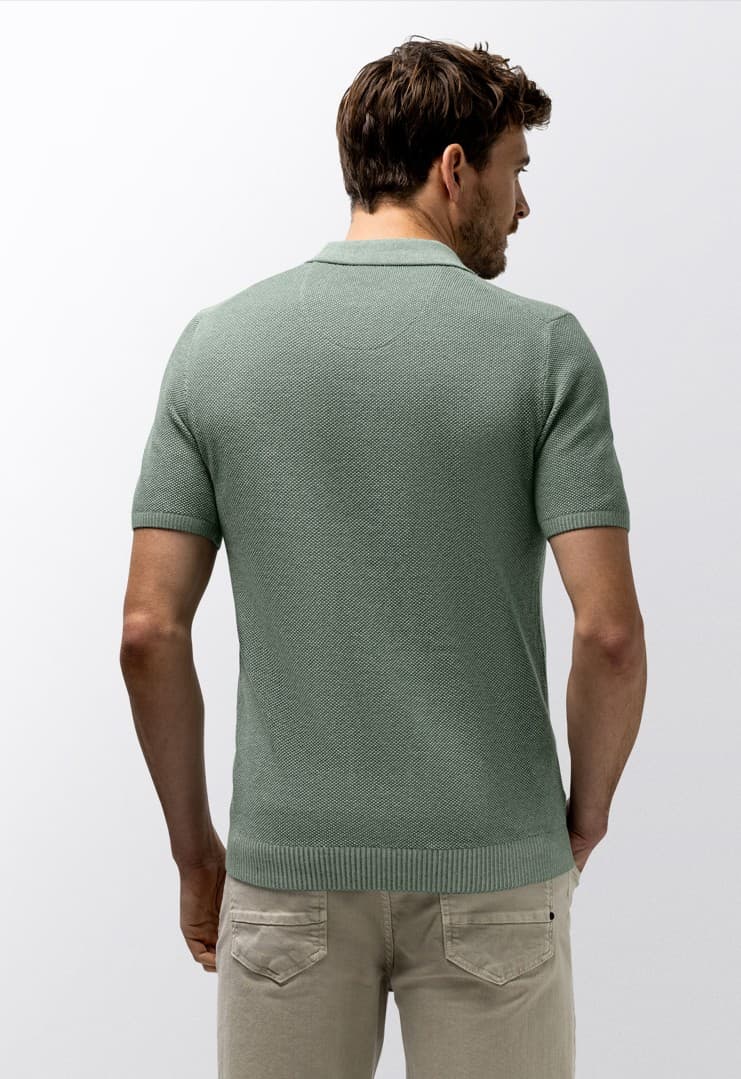 Knitted poloshirt
