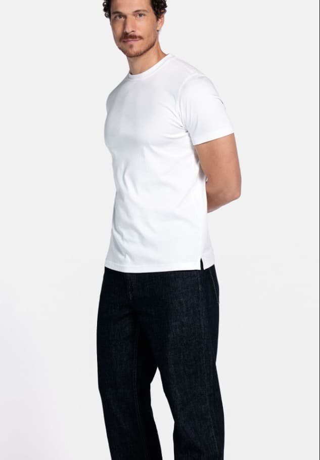 C-neck tee