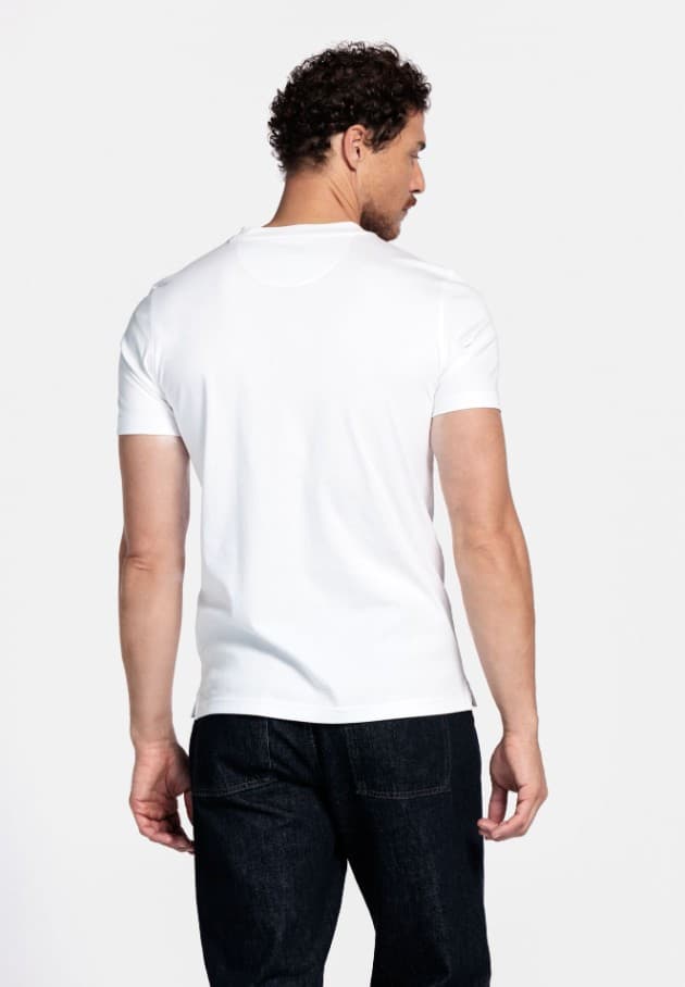 C-neck tee