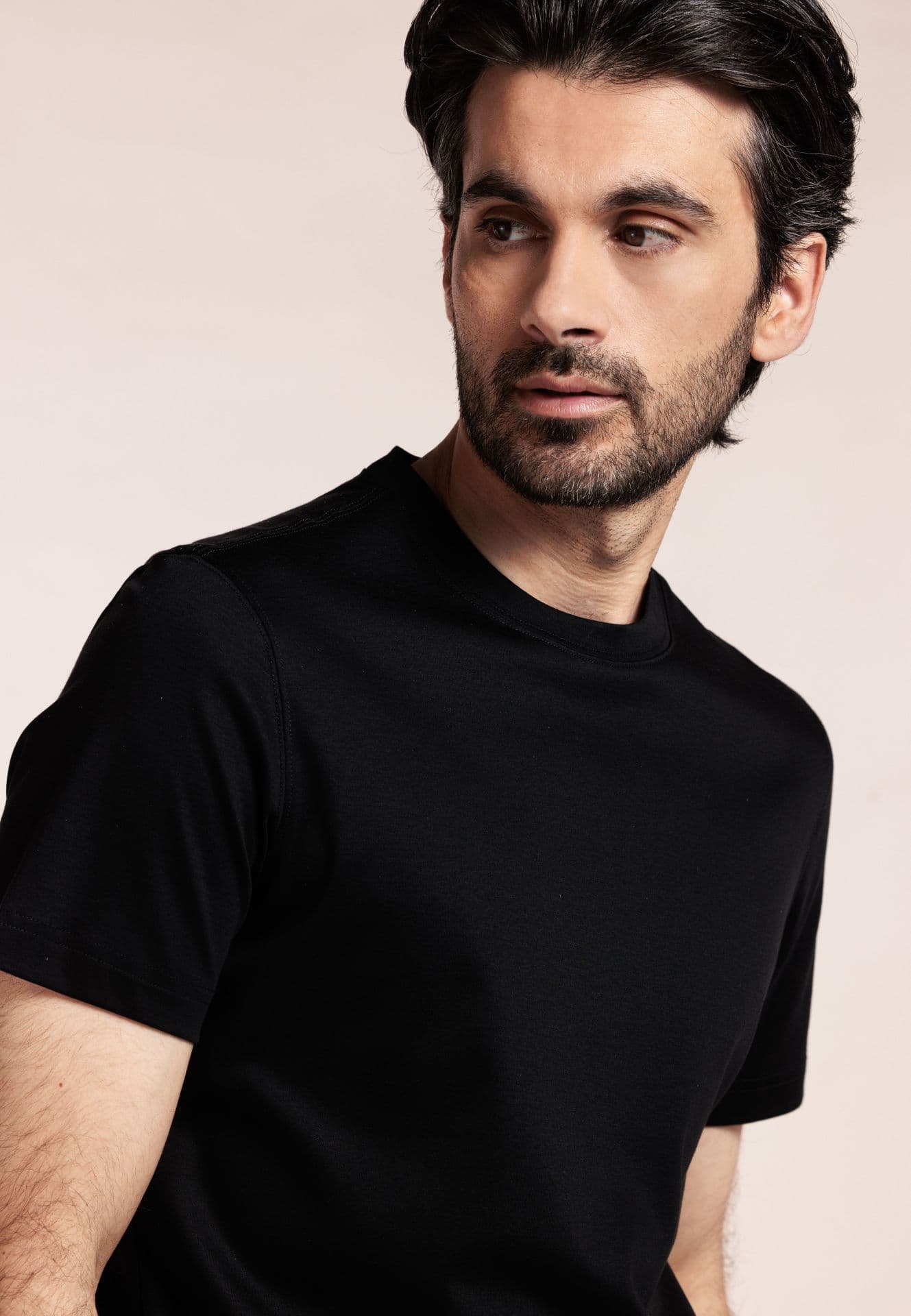 C-neck tee