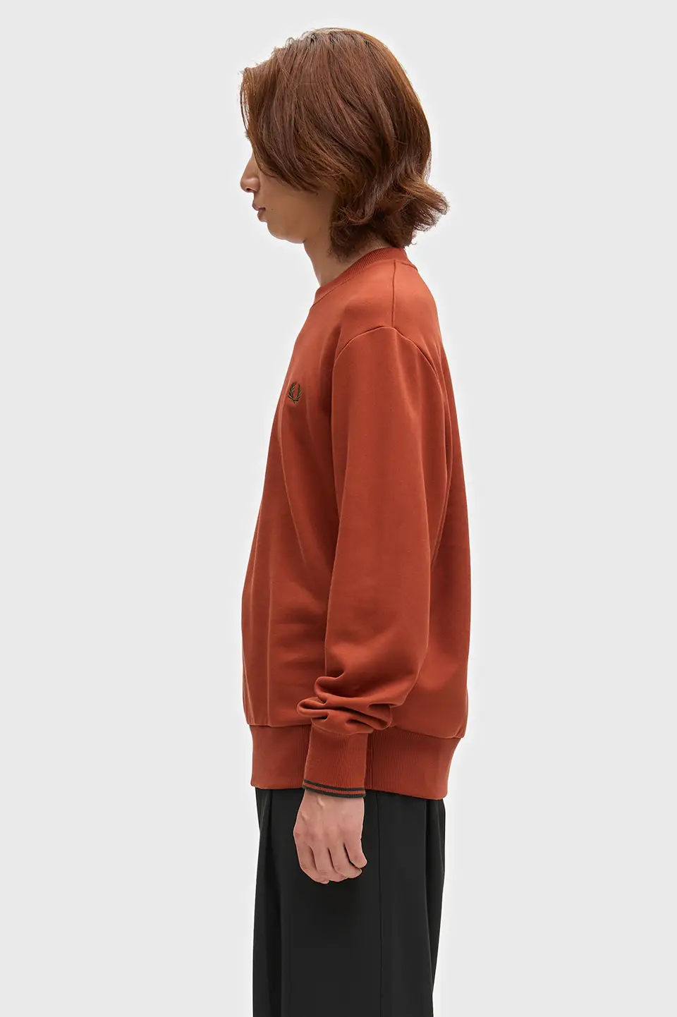 BASIC C-NECK SWEATSHIRT