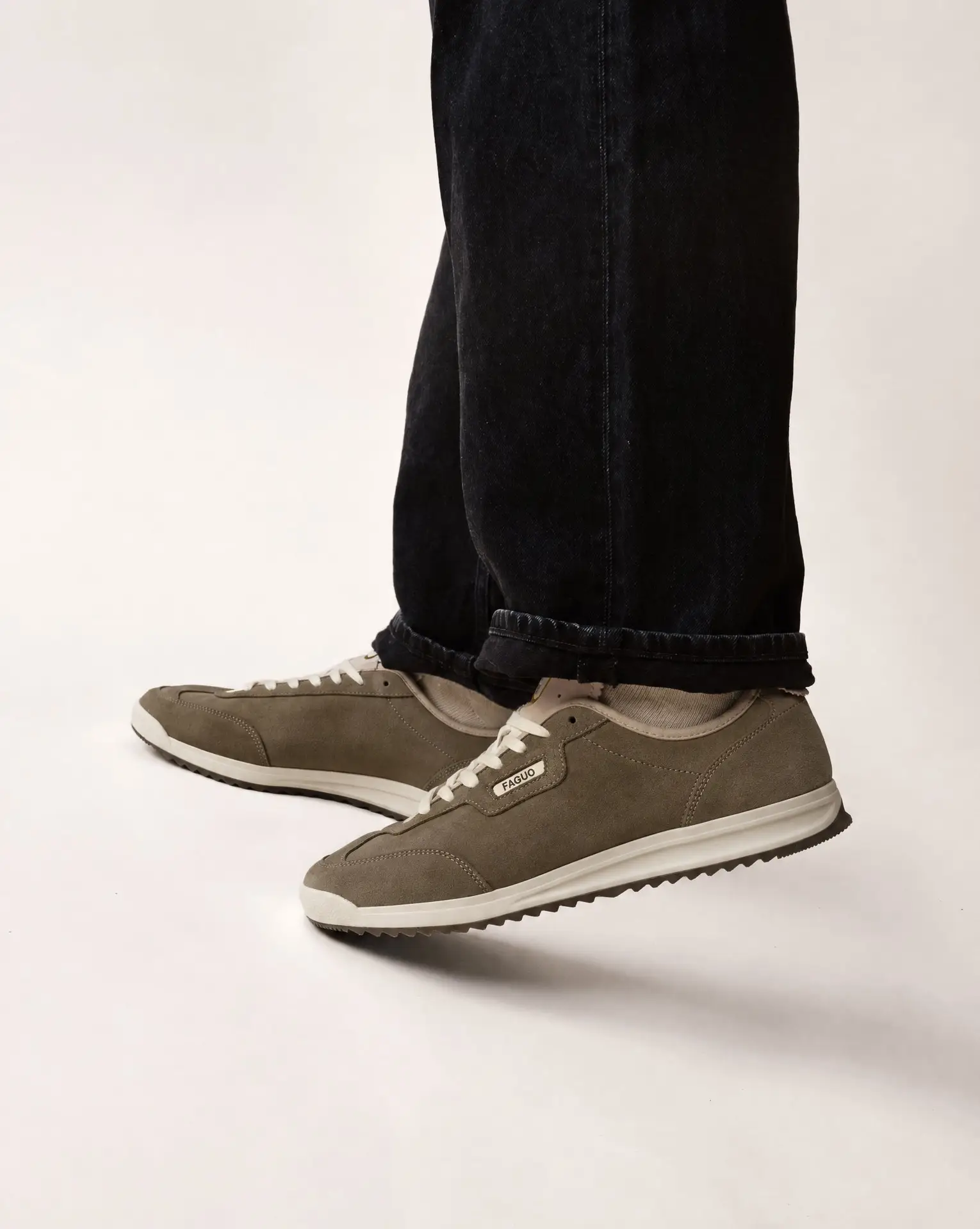 WOODRUN sneakers van suède