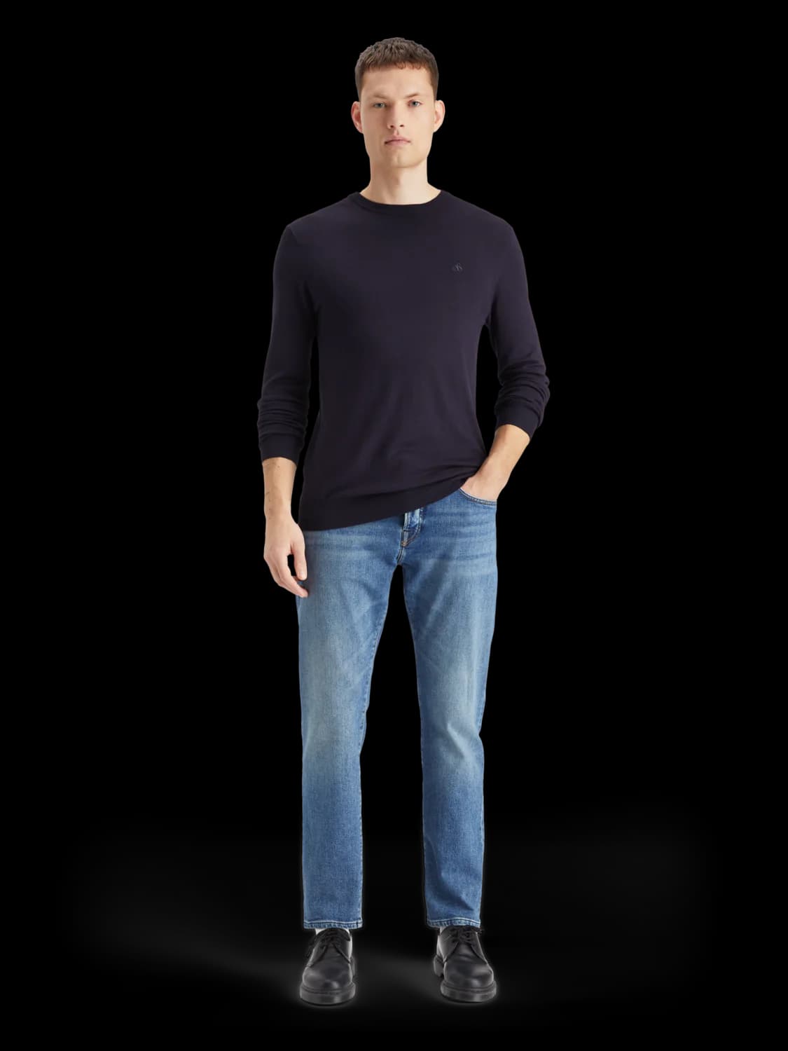 Core viscose pull c-neck