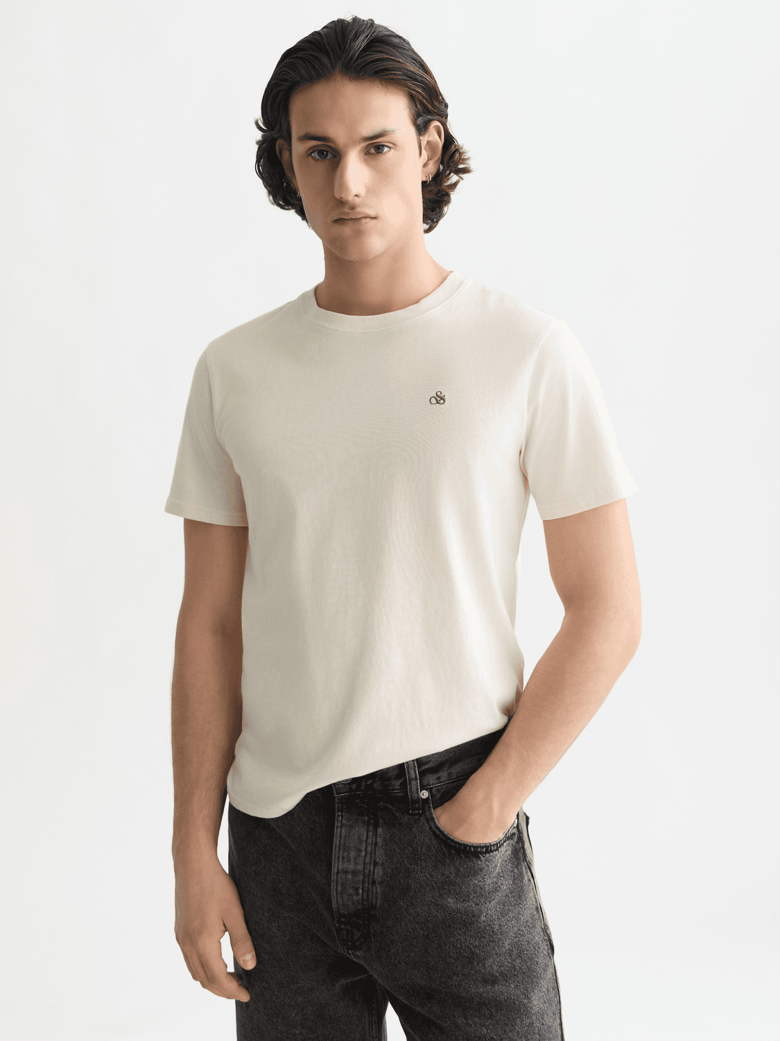 SEASONAL CORE CHEST LOGO REGULAR-FIT T-SHIRT