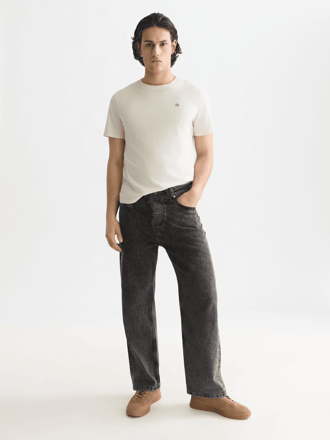 SEASONAL CORE CHEST LOGO REGULAR-FIT T-SHIRT