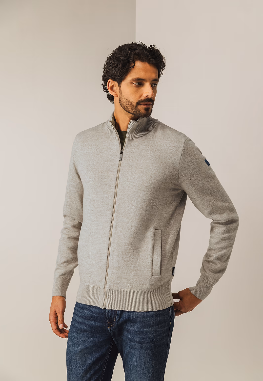 Cardigan zipper