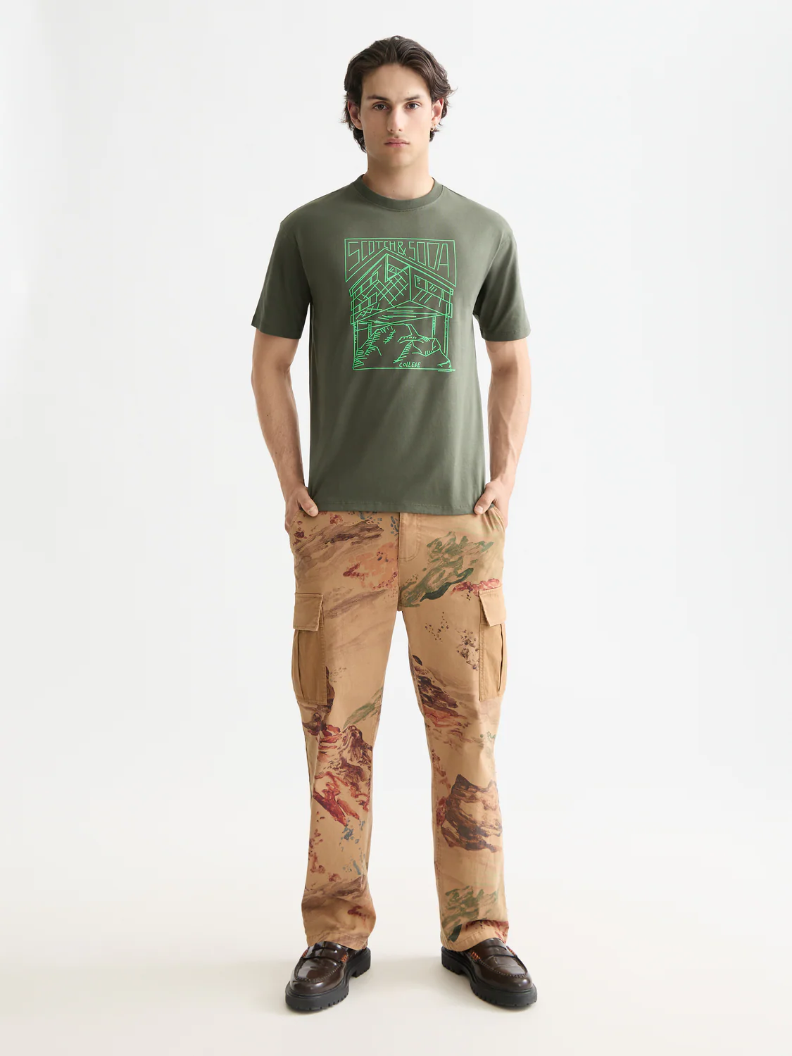 Relaxed fit logo tee