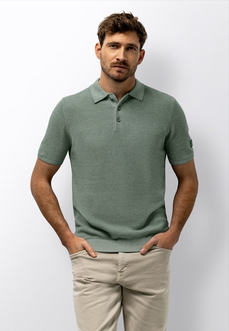 Knitted poloshirt
